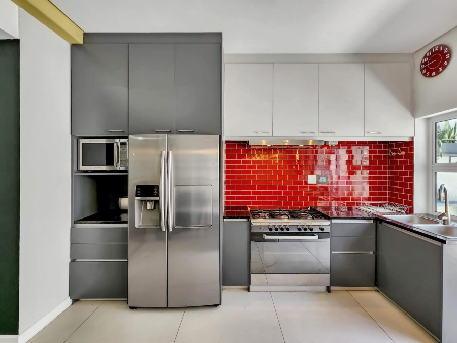 To Let 3 Bedroom Property for Rent in Three Anchor Bay Western Cape